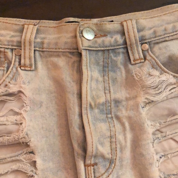 MINKPINK small ripped jean short shorts - Picture 2 of 8